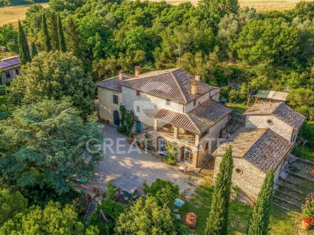 Rustico in vendita a Corciano, Umbria