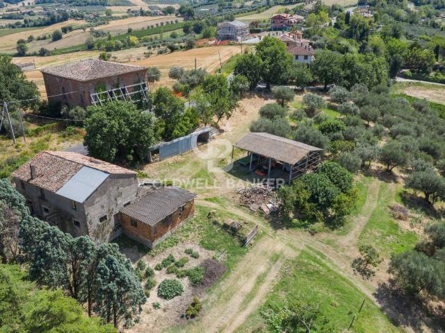 Rustico in vendita a Vecciano, Coriano