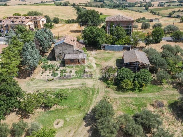 Rustico in vendita a Vecciano, Coriano