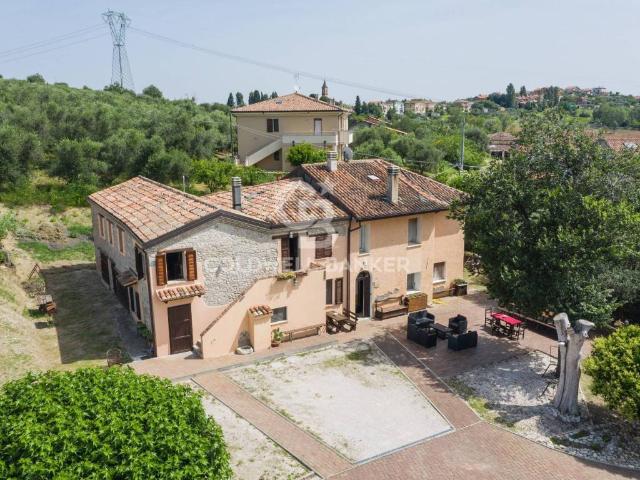 Rustico in vendita a Coriano, Reggio Emilia