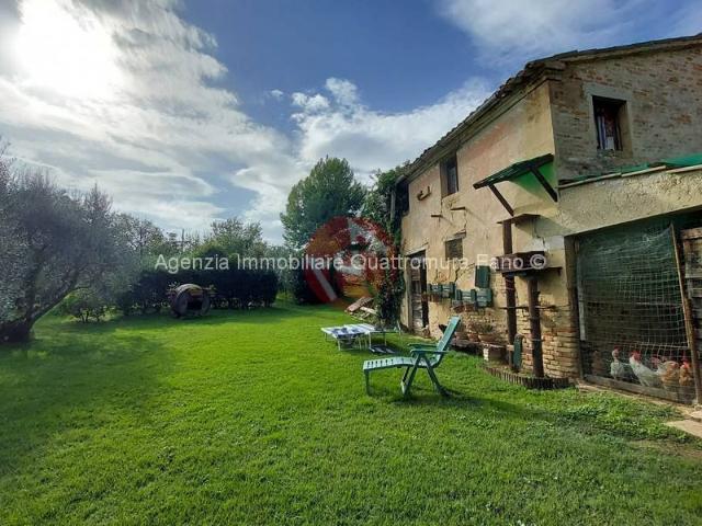Rustico in vendita a Trecastelli, Marche