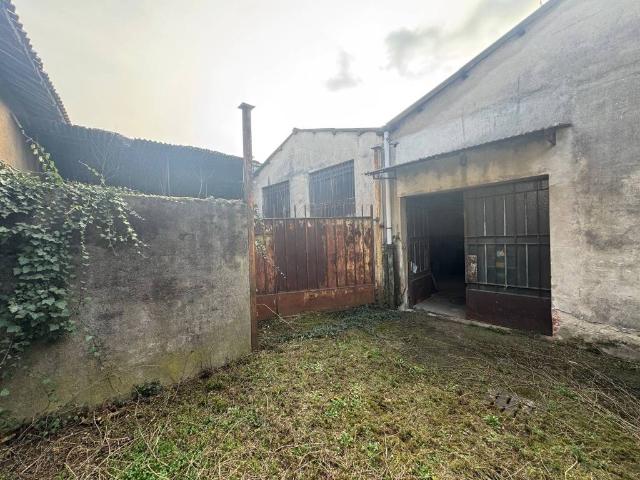 Rustico in vendita a Cornaredo, Lombardia