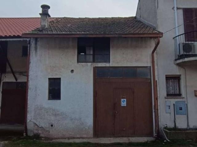 Rustico in vendita a Cornate D'adda, Lombardia
