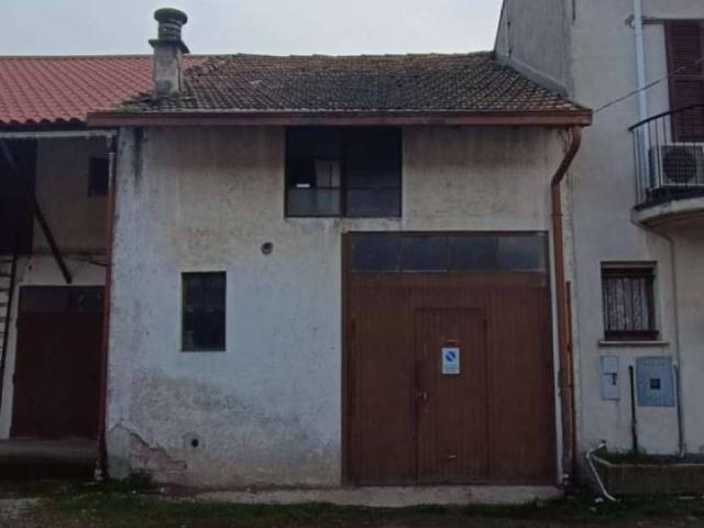 Rustico in vendita a Cornate D'adda, Lombardia