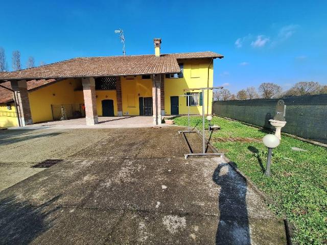 Rustico in vendita a Cornovecchio, Lombardia