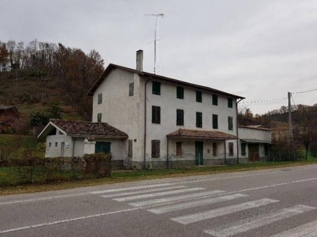 Rustico in vendita a Cornuda, Veneto