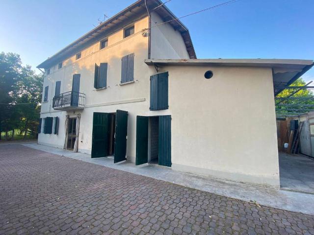 Rustico in vendita a Pianura Reggiana, Re