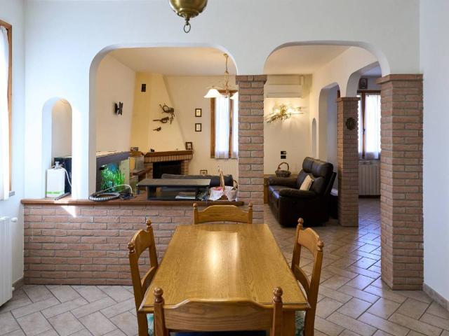 Rustico in vendita a Pianura Reggiana, Re