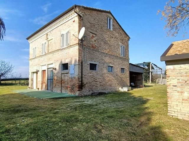 Rustico in vendita a Marche, Macerata