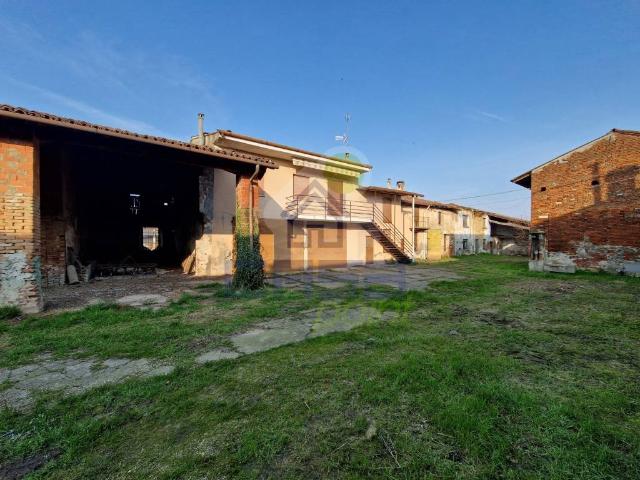 Rustico in vendita a Corte De' Frati, Lombardia