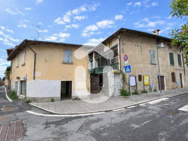 Rustico in vendita a Corte Franca, Lombardia
