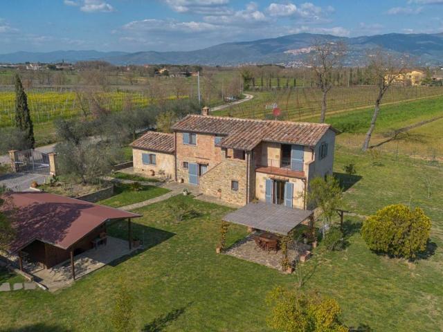 Rustico in vendita a Cortona, Toscana