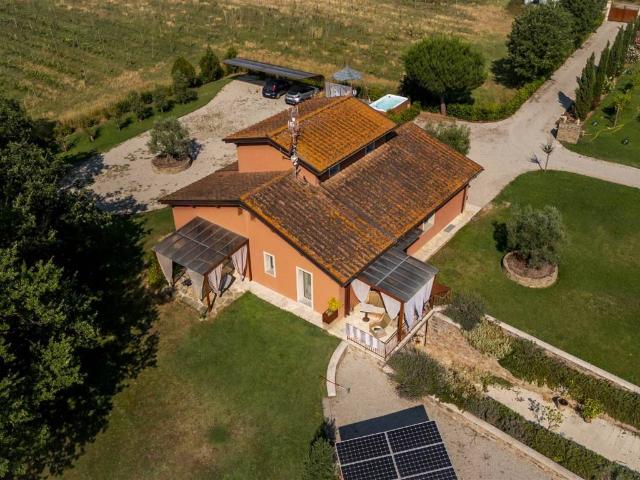 Rustico in vendita a Cortona, Toscana
