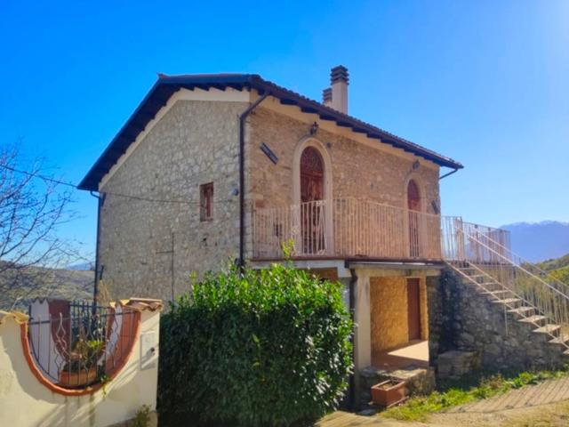 Rustico in vendita a Pescosansonesco, Abruzzo