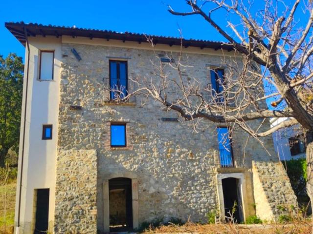 Rustico in vendita a Pescosansonesco, Abruzzo