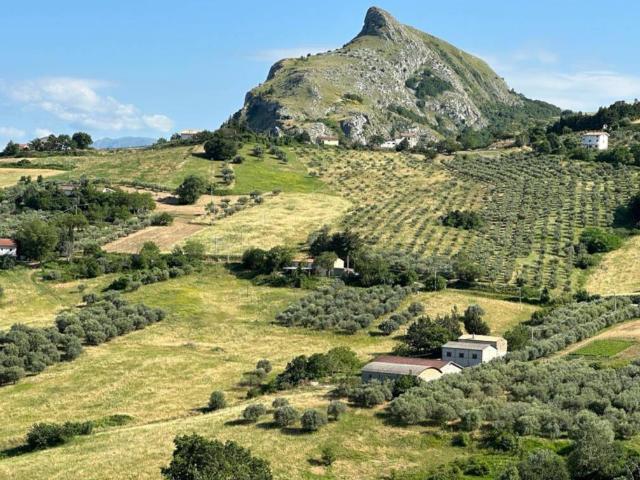 Rustico in vendita a Corvara, Abruzzo