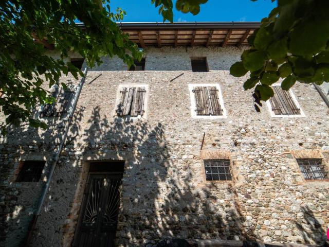 Rustico in vendita a Coseano, Friuli-Venezia Giulia
