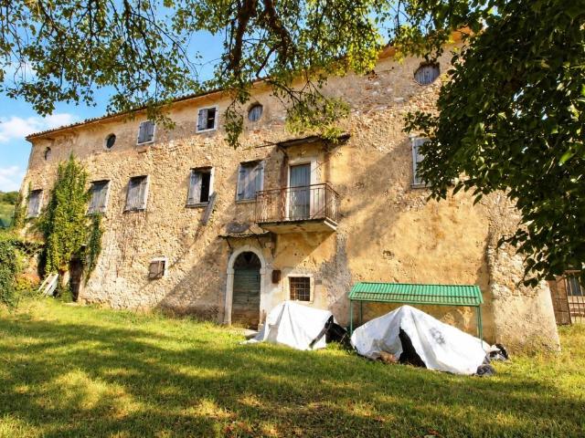 Rustico in vendita a Castion Veronese, Costermano