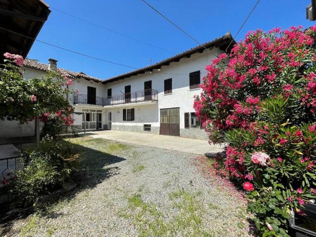 Rustico in vendita a Piemonte, Asti