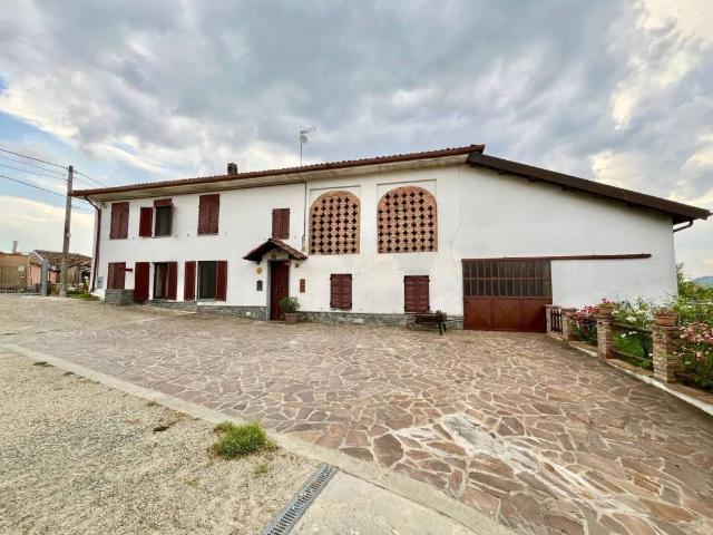 Rustico in vendita a Piemonte, Asti