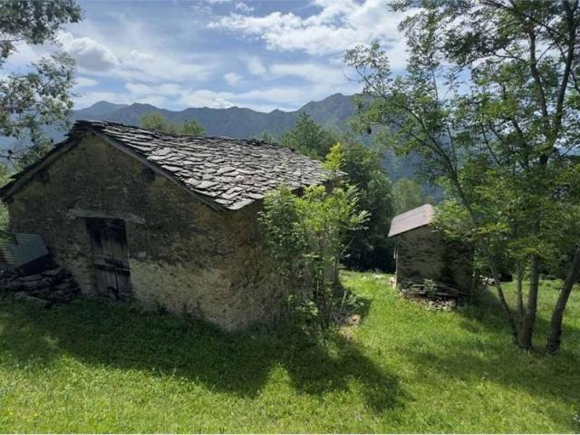 Rustico in vendita a Crandola Valsassina, Lombardia
