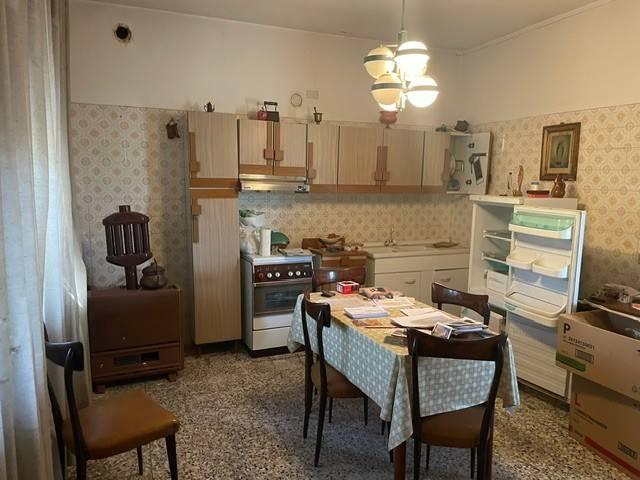 Rustico in vendita a Rovereto, Credera Rubbiano
