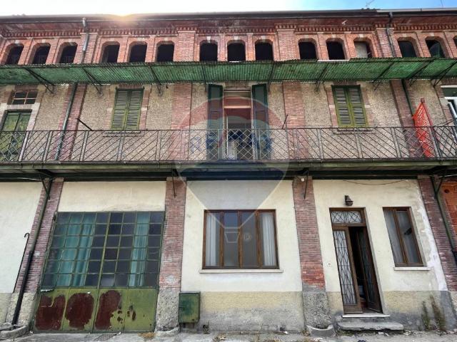 Rustico in vendita a Cremella, Lombardia