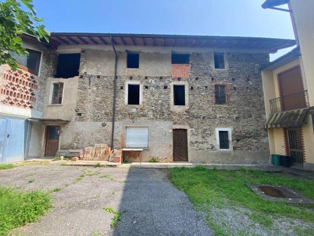 Rustico in vendita a Comunità Montana del Piambello, Cremenaga