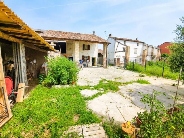 Rustico in vendita a Cremosano, Lombardia