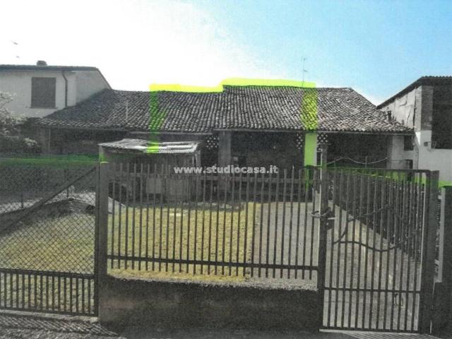 Rustico in vendita a Crespiatica, Lombardia
