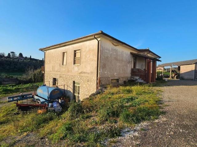 Rustico in vendita a Crespina Lorenzana, Lorenzana
