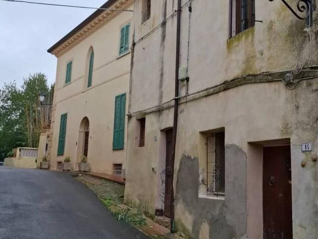 Rustico in vendita a Crespina Lorenzana, Lorenzana