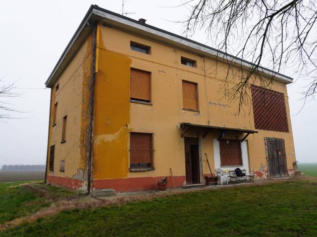 Rustico in vendita a Unione Terre d'Acqua, Crevalcore