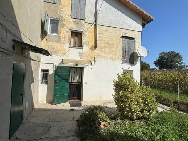Villa Indipendente in vendita a Unione Terre d'Acqua, Crevalcore