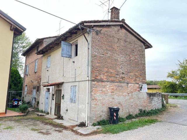 Rustico in vendita a Unione Terre d'Acqua, Crevalcore