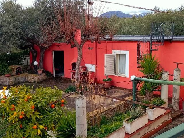 Rustico in vendita a Cugnoli, Abruzzo