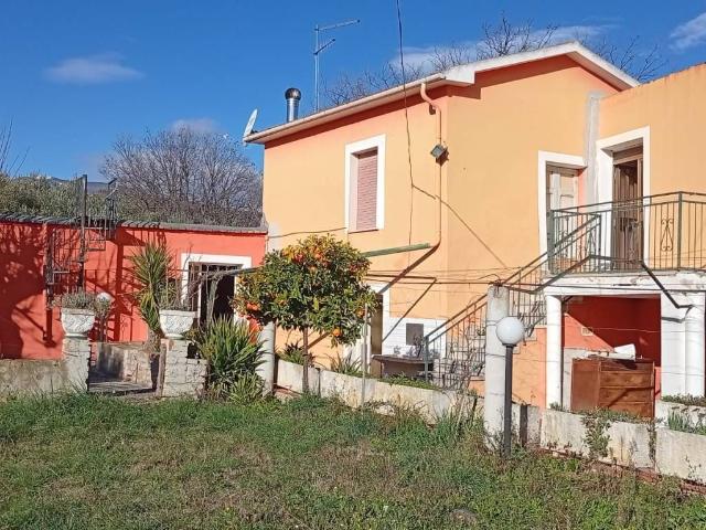Rustico in vendita a Cugnoli, Abruzzo
