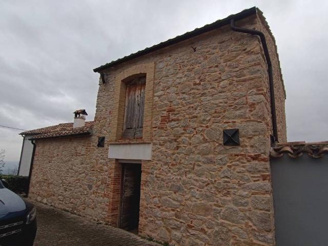 Rustico in vendita a Cugnoli, Abruzzo
