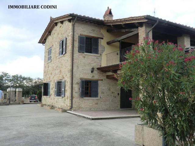 Rustico in vendita a Deruta, Umbria