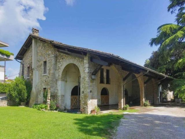 Rustico in vendita a Desenzano Del Garda, Lombardia