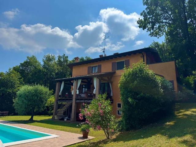 Rustico in vendita a Desenzano Del Garda, Lombardia