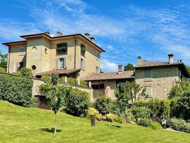 Rustico in vendita a Desenzano Del Garda, Lombardia