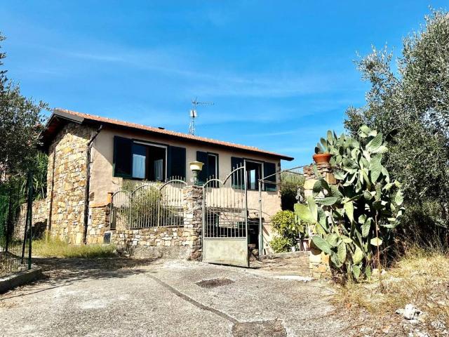 Rustico in vendita a Diano Castello, Liguria