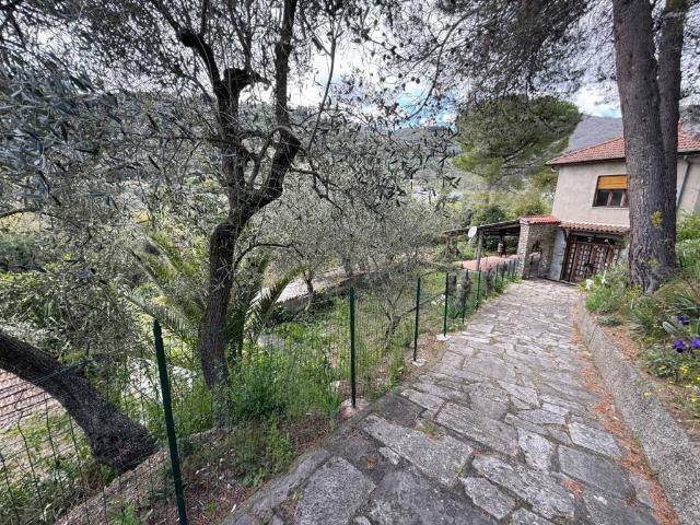 Rustico in vendita a Diano San Pietro, Liguria