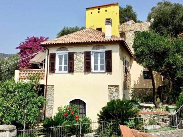 Rustico in vendita a Diano San Pietro, Liguria