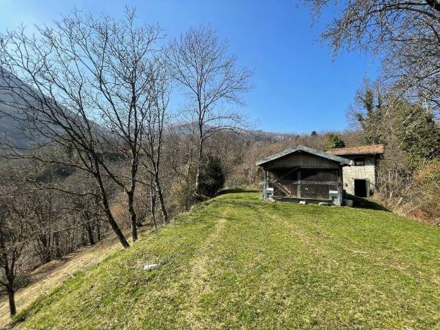 Rustico in vendita a Dizzasco, Lombardia