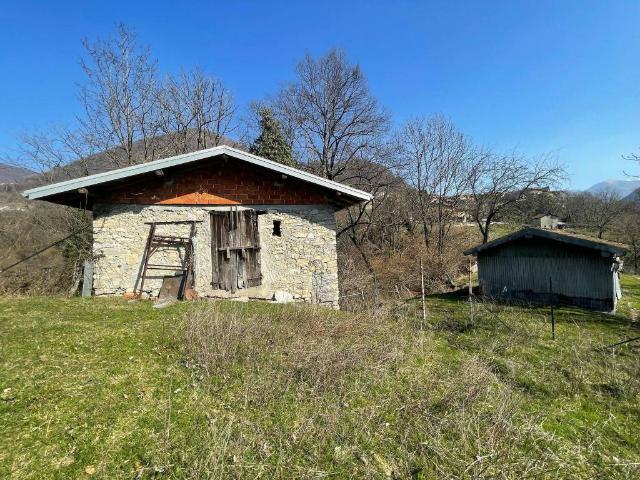 Rustico in vendita a Dizzasco, Lombardia