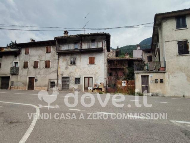 Rustico in vendita a Peri, Dolcè