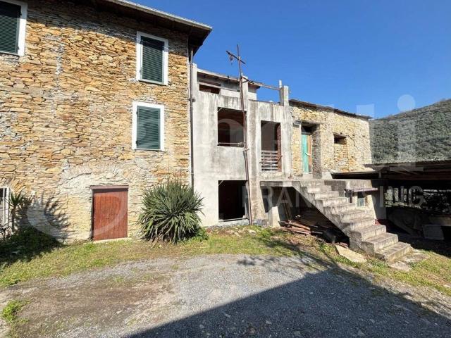 Rustico in vendita a Dolcedo, Liguria