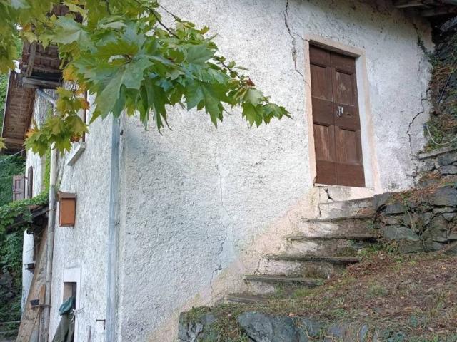 Rustico in vendita a Stazzona, Lombardia